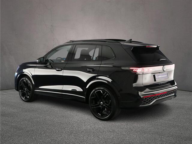 Volkswagen TIGUAN R-Line Edition 1.5 eTSI 150pk DSG Automaat Trekhaak, Harman Kardon audio, Panoramadak, Adaptive cruise control, Black Style, Achteruitrijcamera, Elektrische achterklep