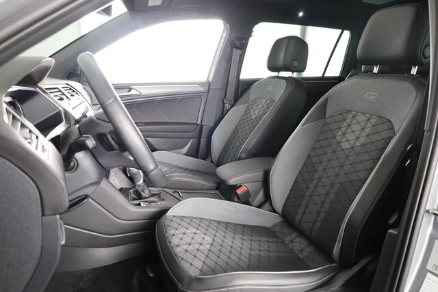 Volkswagen TIGUAN Allspace 1.5 TSI R-Line Business 7p. 150 pk | Verlengde garantie | Navigatie | Panoramadak | Parkeersensoren | Adaptieve cruise control | Stoelverwarming | Matrix LED koplampen |