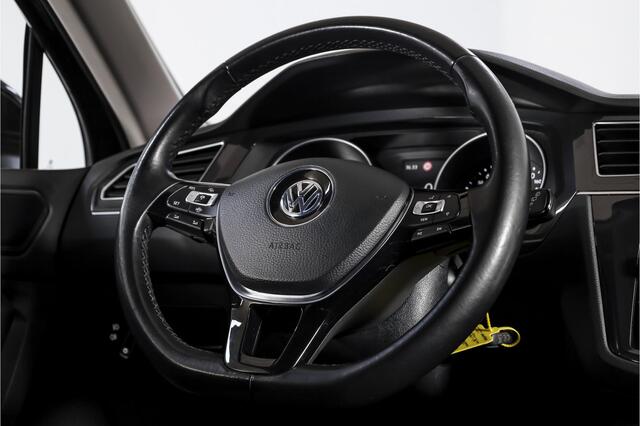 Volkswagen TIGUAN 1.5 TSI ACT Comfortline 150 PK - Automaat | Adapt. Cruise | Stoelverwarming | PDC | NAV | ECC | Elek. Trekhaak | LM 18" |