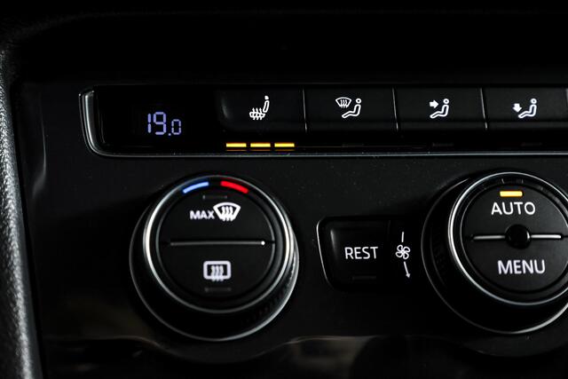 Volkswagen TIGUAN 1.5 TSI ACT Comfortline 150 PK - Automaat | Adapt. Cruise | Stoelverwarming | PDC | NAV | ECC | Elek. Trekhaak | LM 18" |