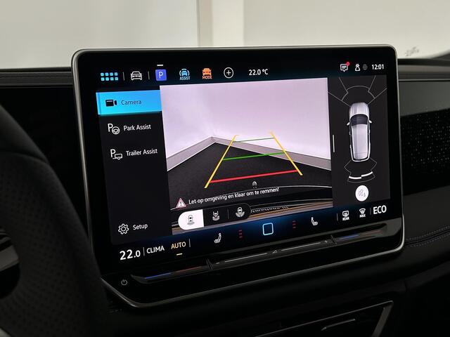 Volkswagen TIGUAN 1.5 272pk eHybrid R-Line Edition Black Style Trekhaak Camera Panoramadak Stoelverwarming Massage Carplay
