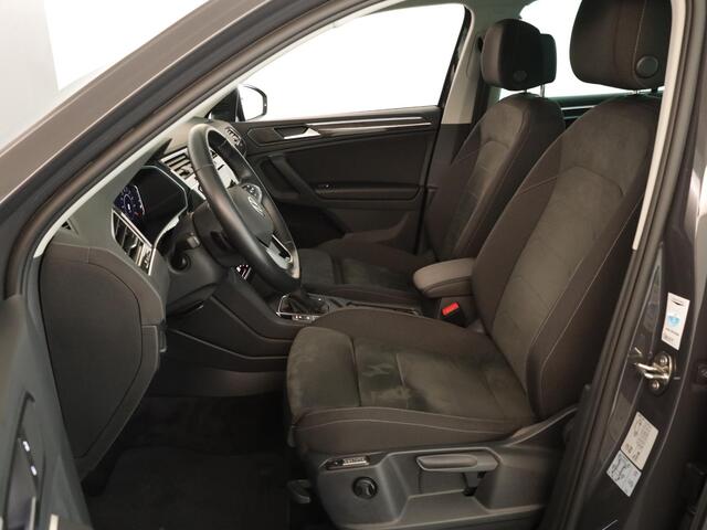 Volkswagen TIGUAN 1.4 TSI eHybrid Life 245 pk Automaat (DSG) | Navigatie | Panoramadak | Parkeersensoren | Achteruitrijcamera | LED koplampen | Stoelverwarming |