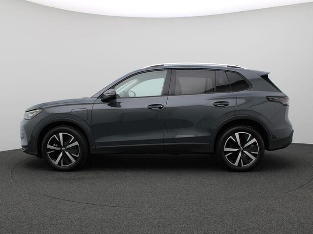 Volkswagen TIGUAN 1.5 eHybrid Life Edition 204PK DSG Achteruitrijcamera, Adaptieve Cruise Controle, Navi via Apple Carplay/Android Auto, Keyless, Side Assist, Stoel-Stuurverwarming, Elektr. Achterklep, 19" LM Velgen