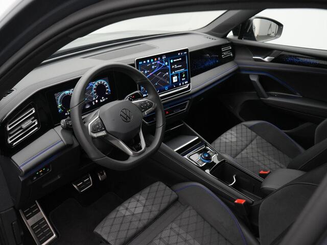Volkswagen TIGUAN 1.5 eHybrid 272 pk DSG R-Line Edition | Panoramadak | Trekhaak | Geheugen-/massagestoel | Adaptief onderstel | IQ Light