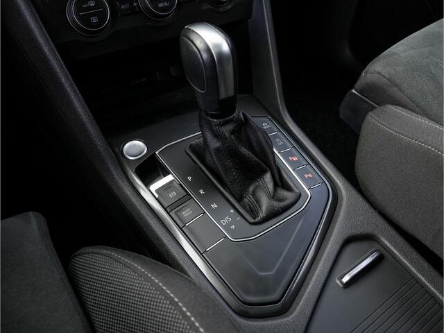 Volkswagen TIGUAN Allspace 1.5 TSI AUT7 3xR-LINE 7PERS HIGHLINE-R PANODAK NAVI CAMERA DIGIDASH 20INCH LMV PARKASSIST PDC