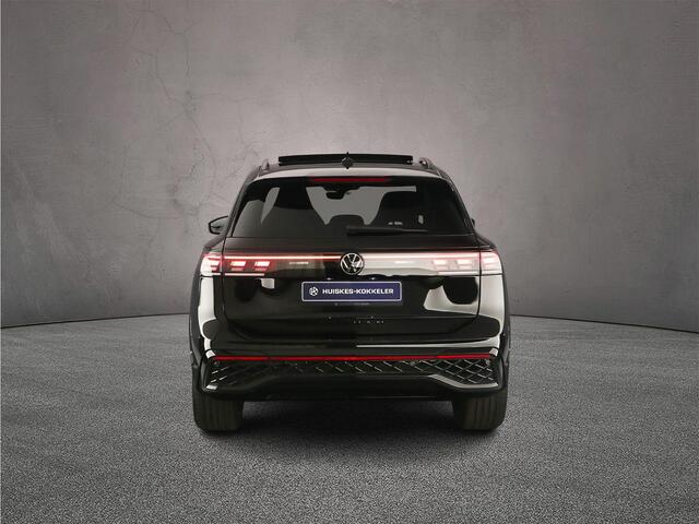 Volkswagen TIGUAN R-Line Edition 1.5 TSI eHybrid 272pk DSG Automaat Trekhaak, Black Style, Panoramadak, Adaptive cruise control, LED koplampen, Achteruitrijcamera