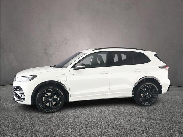 Volkswagen TIGUAN R-Line Business 1.5 TSI eHybrid 272pk DSG Automaat Trekhaak, LED matrix koplampen, Black Style, Adaptive cruise control, 360 camera, Elektrische achterklep