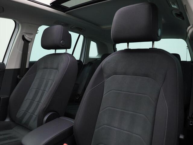 Volkswagen TIGUAN 1.4TSIeHybrid 180kW/245PK Elegance DSG · Panoramadak · Apple/Android · Camera + Parkeersensoren · Garantie tot juli 2028 of 100000km.