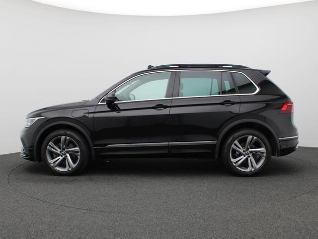 Volkswagen TIGUAN 1.4 TSI eHybrid R-Line Business 245PK DSG Trekhaak, Achterruitrijamera, Elektr. Achterklep, Virtual Cockpit, Matrix-LED Verlichting, Adaptieve Cruise Control, Side Assist, Stuur- en Stoelverwarming, Park Assist, 19" LM Velgen