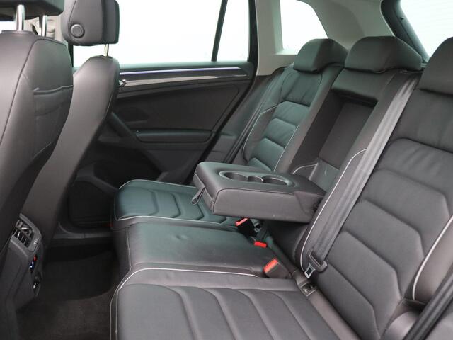 Volkswagen TIGUAN 1.4 TSI eHybrid Elegance 245PK DSG Pano-Schuifdak, Volleder, Memorystoel, 360gr. Camera, Side Assist, Keyless, DCC, Adaptieve Cruise Controle, Trekhaak, 19" LM Velgen