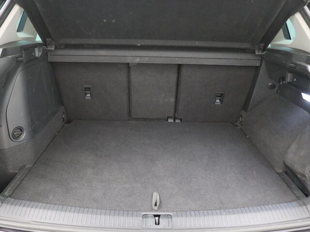 Volkswagen TIGUAN 1.5 TSI Elegance 245PK DSG Pano-Schuifdak, Matrix Led, Adaptive Cruise Control, Achteruitrijcamera, Keyless, Side Assist, Elek. Bedienbare Achterklep, 18" LM Velgen