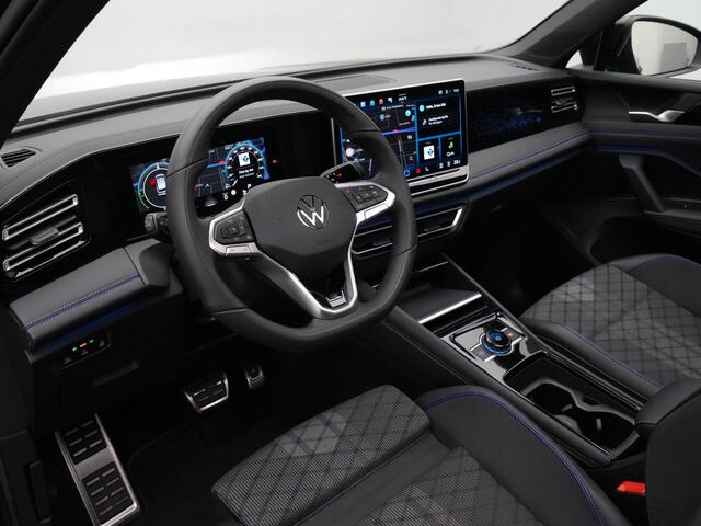 Volkswagen TIGUAN 1.5 eHybrid 204 pk DSG R-Line Edition | Panoramadak | Stoel-/stuurverwarming | Standkachel | Park Assist | Side Assist | ErgoActive bestuurdersstoel | 20 inch