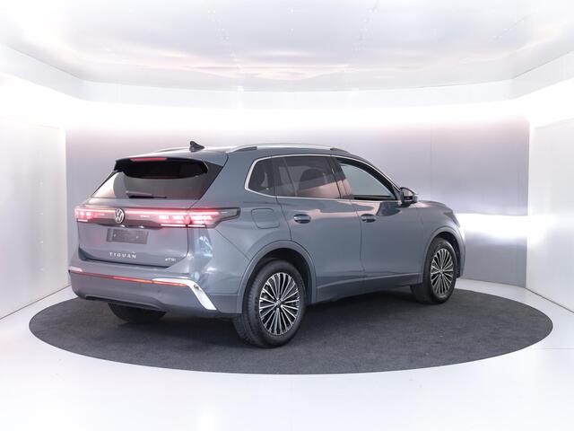Volkswagen TIGUAN 1.5 TSI Elegance 150 pk Automaat (DSG) | Navigatie | Elektr. trekhaak | Parkeersensoren (Park assist) | Rondomzicht camera | Matrix LED koplampen | Stoelverwarming |