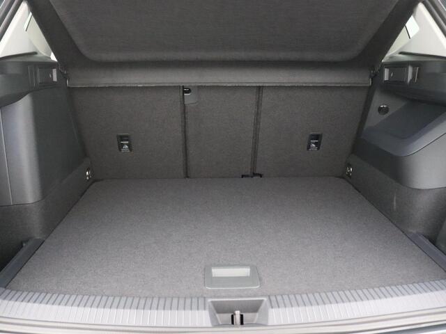 Volkswagen TIGUAN 1.5 eHybrid Life Edition 204PK DSG Achteruitrijcamera, Adaptieve Cruise Controle, Navi via Apple Carplay/Android Auto, Keyless, Side Assist, Stoel-Stuurverwarming, Elektr. Achterklep, 17" LM Velgen