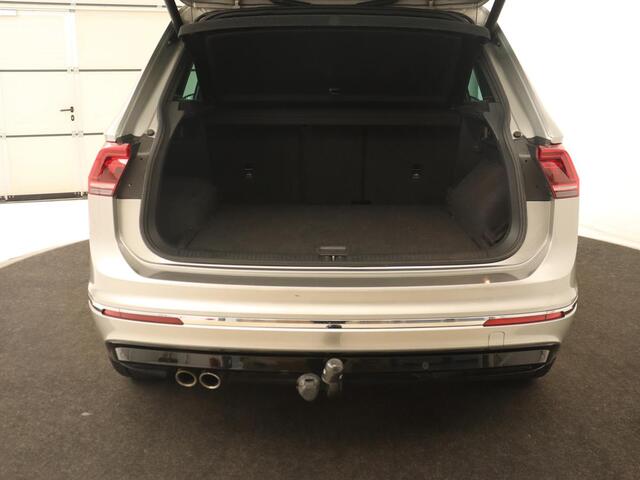 Volkswagen TIGUAN 1.5 TSI R Line | Trekhaak | Adaptive cruise | Carplay | Full LED | Virtual Cockpit | Navigatie | Parkeerhulp | Climate control