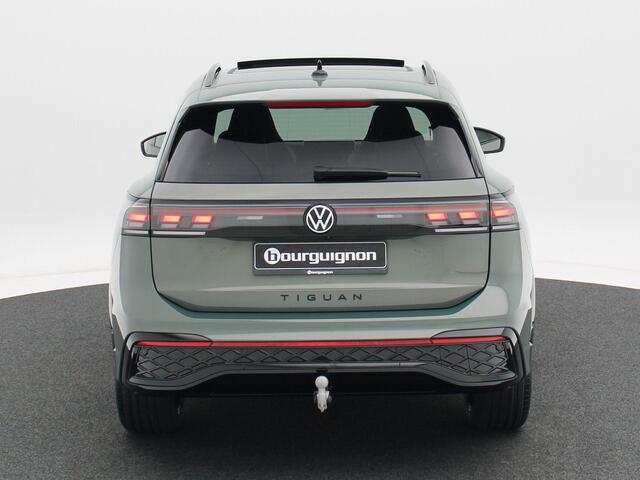Volkswagen TIGUAN 1.5 eHybrid R-Line Edition 204 PK | Trekhaak | Panoramadak | Adaptieve Cruise Control | Stoel & Stuur Verwarming | Black Style |