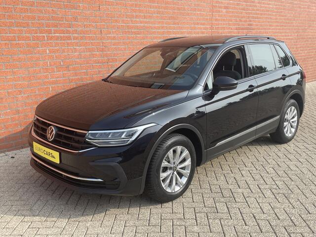 Volkswagen TIGUAN 1.5 TSI 150pk DSG Life | COMPANY CAR | Panoramadak | Navigatie | d.m.v. Apple Carplay / Android Auto | Parkeersensoren | Adaptive Cruise Control | Stoel- en stuurverwarming | Ledverlichting | Getinte ramen | Climate Control
