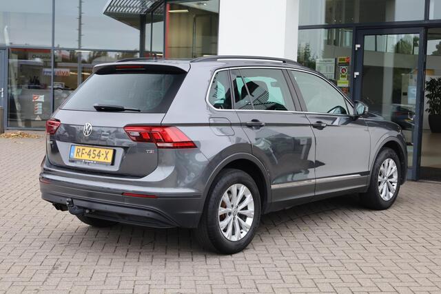 Volkswagen TIGUAN 1.4 TSI Comfortline 92KW/125PK, Navigatie, trekhaak, lichtmetalen velgen, Lane assist, parkeersensoren voor en achter, cruise control, automatische airco.