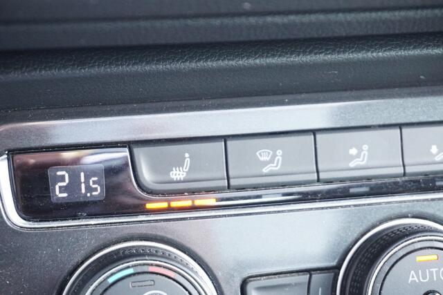 Volkswagen TIGUAN 1.4 TSI Connected Series | PANO DAK | TREKHAAK | CLIMATE | CARPLAY | STOELVERW. | COMFORTSTOELEN