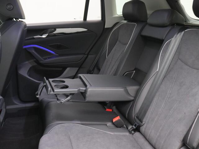 Volkswagen TIGUAN 1.5 eHybrid Elegance 204PK DSG Trekhaak wegklapbaar, ErgoActive Stoel, Stoelverwarming voor + achter, Stuurwielverwarming, Achterruitrijcamera, Led Plus, Navi via Apple Carplay/ Android Auto, Alarm, Keyless, Side Assist, Virtual Pedal, 18" LM Velgen