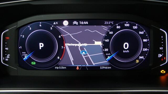 Volkswagen TIGUAN 1.5 TSI Life | Ergo seats | Trekhaak | 1e eigenaar