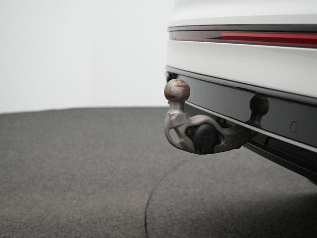 Volkswagen TIGUAN 1.4 TSI 245 pk DSG eHybrid R-Line Business+ | Panoramadak | Trekhaak | Navigatie Discover Pro | IQ Light | Stuur-/stoelverwarming