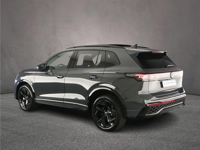 Volkswagen TIGUAN R-Line Edition 1.5 TSI eHybrid 272pk DSG Automaat Trekhaak, Panoramadak, Black Style, Elektrische achterklep, Adaptive cruise control, Achteruitrijcamera