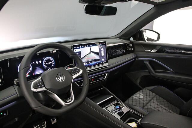 Volkswagen TIGUAN R-Line Edition 1.5 TSI eHybrid 272pk DSG Automaat Trekhaak, Panoramadak, Black Style, Elektrische achterklep, Adaptive cruise control, Achteruitrijcamera