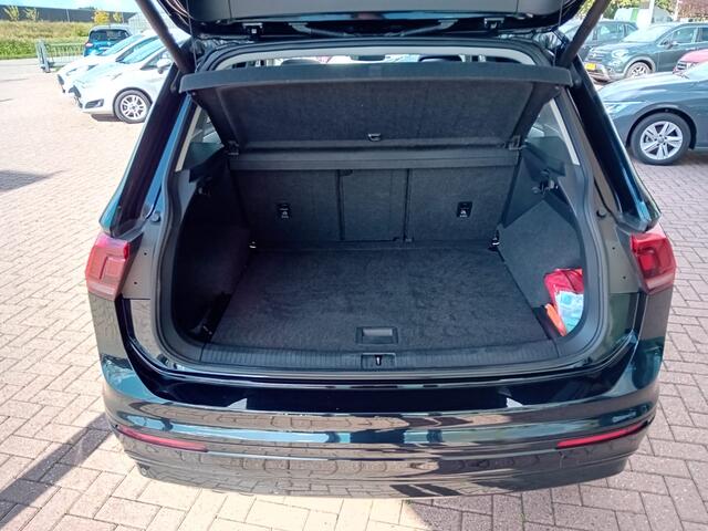 Volkswagen TIGUAN 1.5 TSI ACT Comfortline Business R, Automaat, Zeer mooie auto incl. Panorama schuif kantel dak , Cruise control adaptief, 20 inch velgen, Zie foto's, Dealer onderhouden, BOVAG
