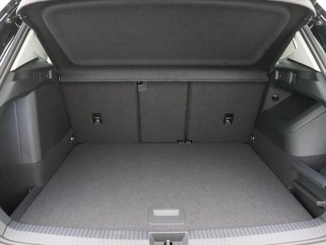 Volkswagen TIGUAN 1.5 eHybrid Life Edition 204PK DSG Trekhaak, Achteruitrijcamera, Navi via Apple Carplay/Android Auto, Keyless, Side Assist, Stoel-Stuurverwarming, Elektr. Achterklep, 17" LM Velgen