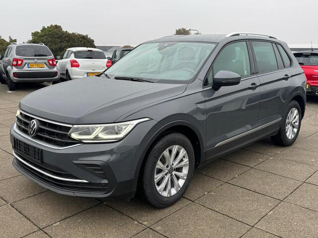Volkswagen TIGUAN 1.5 TSI Life Business DSG Automaat | Navi |