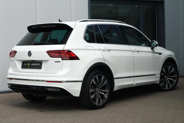 Volkswagen TIGUAN 2.0 TSI 4Motion Highline Business R / Panorama