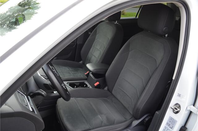 Volkswagen TIGUAN Allspace 1.5 TSI Comfortline Business Trekhaak wegklapbaar | Carplay | a.Camera | Elektr achterklep | Stoelverwarming