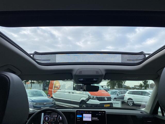 Volkswagen TIGUAN 1.5 eHybrid Life Edition | Pano | Trekhaak | 18 in