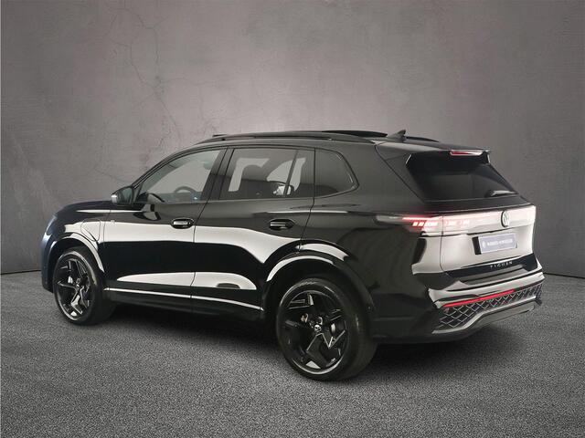 Volkswagen TIGUAN R-Line Edition 1.5 TSI eHybrid 272pk DSG Automaat Black Style, Trekhaak, Panoramadak, Adaptive cruise control, Achteruitrijcamera