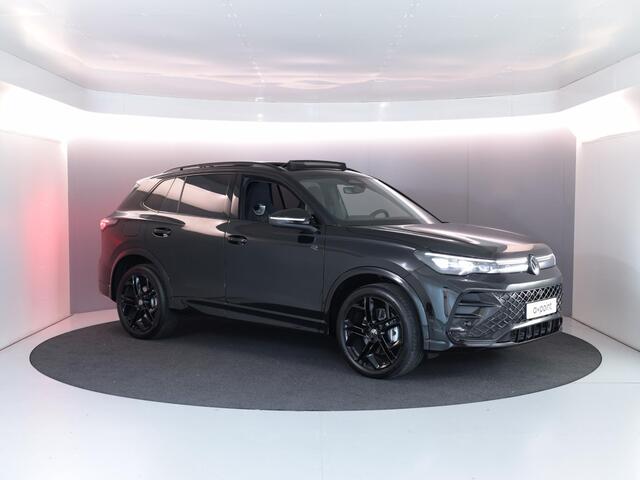 Volkswagen TIGUAN 1.5 eHybrid R-Line Edition 272 PK PHEV | Verlengde garantie | Panorama dak | Trekhaak | Black Style | Matrix koplampen | Assistance pakket plus |