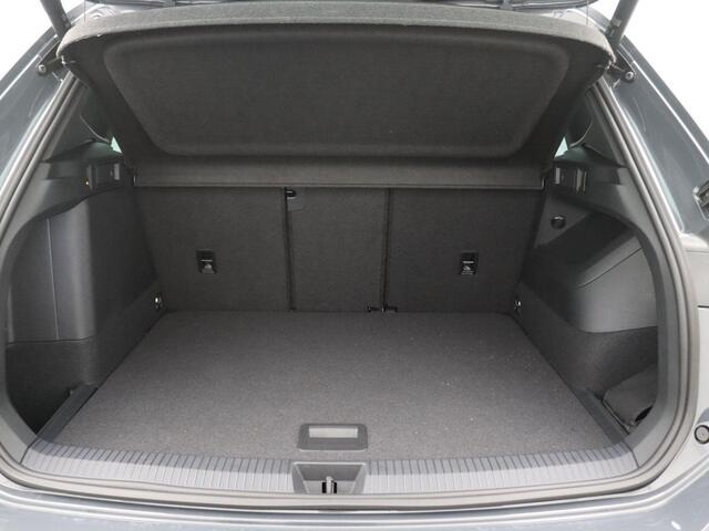 Volkswagen TIGUAN 1.5 eHybrid R-Line Edition 272PK DSG Pano-Schuifdak, Lederen Bekleding, Head-Up Display, 360gr. Camera, Stoelverwarming & Koeling, Matrix-LED Verlichting, Trekhaak, 20" LM Velgen, Adaptieve Cruise Controle,