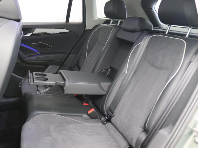 Volkswagen TIGUAN 1.5 eHybrid Elegance 204PK DSG Ergo Active Bestuurdersstoel, LED, Achteruitrijcamera, Navi, Keyless, Keyless, Side Assist, 20" LM Velgen