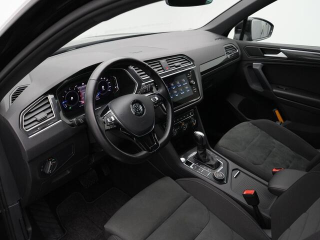 Volkswagen TIGUAN 2.0 TSI 190 pk DSG 4Motion Highline Business R / R-Line | Panoramadak | Trekhaak | Achteruitrijcamera | Stoelverwarming | Navigatie