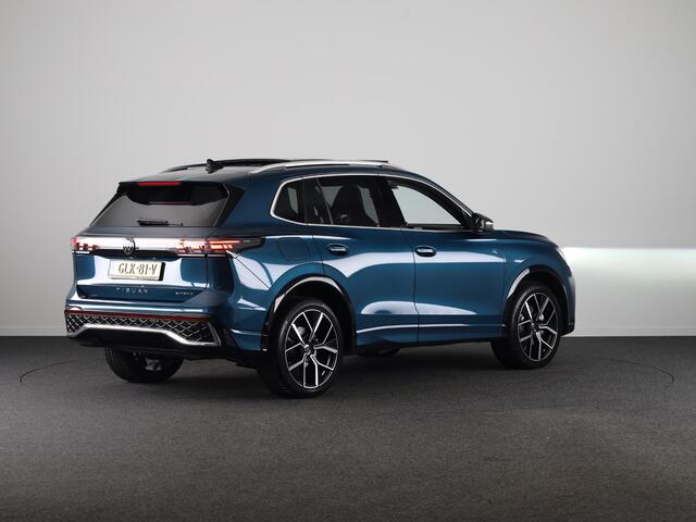 Volkswagen TIGUAN 1.5 eHybrid R-Line Business 204 PK | Panoramaschuif-kanteldak | 20" lm velgen 'leeds' | Comfort pakket | Verlengde garantie 11/2028 |