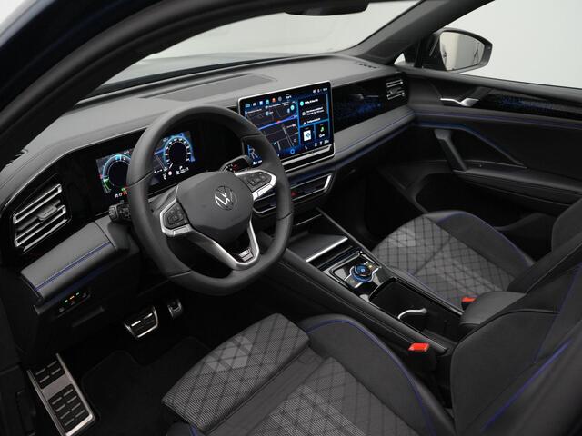 Volkswagen TIGUAN 1.5 eHybrid 272 pk DSG R-Line Edition | Panoramadak | Trekhaak | Adaptief onderstel | Stuur-/stoelverwarming | Achteruitrijcamera | Navigatie | Massage
