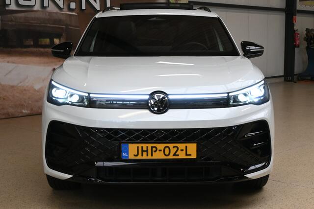 Volkswagen TIGUAN 1.5 eHybrid 272pk R-Line | Leder | Panoramadak | 360° Camera | 100% (Dealer) onderhouden label | RIJKLAARPRIJS |