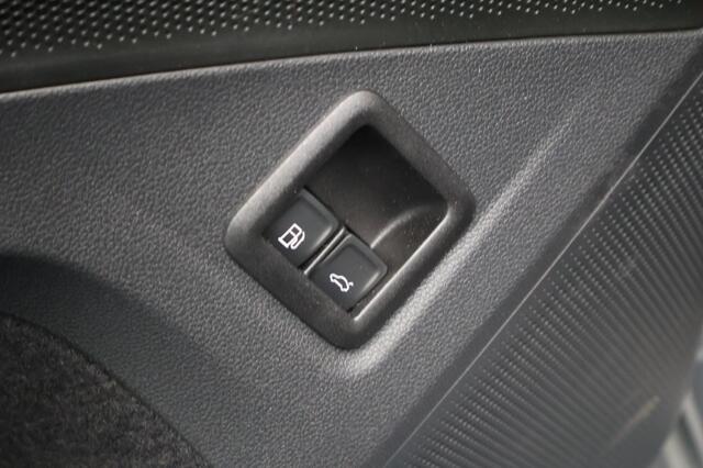 Volkswagen TIGUAN 1.5 TSI eHybrid 150 kW Life | ACC | LED | Navigatie