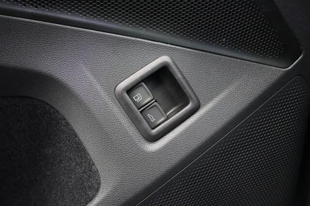 Volkswagen TIGUAN 1.5 TSI eHybrid 150 kW Life | Panoramadak | Trekhaak | LED