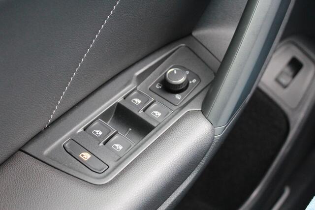 Volkswagen TIGUAN 1.5 TSI R-Line | Pano | Trekhaak | Head-up |