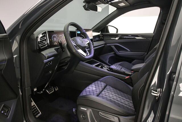 Volkswagen TIGUAN R-Line Edition 1.5 TSI eHybrid 272pk DSG Automaat Black Style, Trekhaak, Panoramadak, Adaptive cruise control, Achteruitrijcamera, Elektrische achterklep