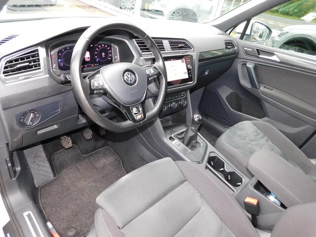 Volkswagen TIGUAN 1.5TSI 131PK R-LINE!! All-in Prijs! PANO!