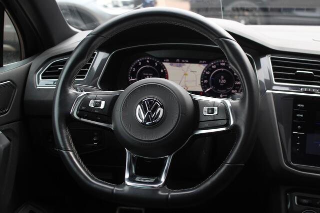 Volkswagen TIGUAN 1.5 TSI ACT Highline Business 3x R-Line / Panoramadak / Camera / Leder / 20'' / Blackpack / CarPlay / DAB / Stoelverwarming / Virtual Cockpit / ACC