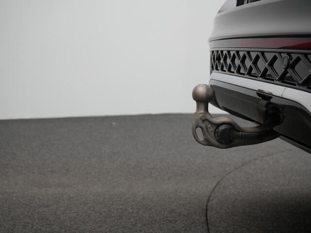 Volkswagen TIGUAN 1.5 eTSI 150 pk DSG R-Line Business | Panoramadak | Trekhaak | IQ Light | Rondomzicht camera | Stoelverwarming | Navigatie | Massage