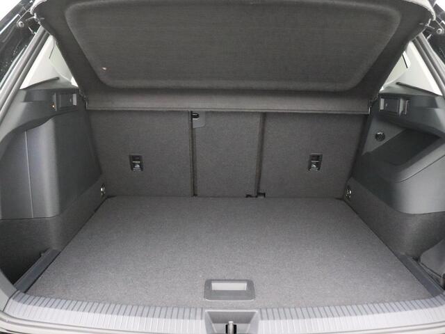 Volkswagen TIGUAN 1.5 eHybrid Life Edition 204PK DSG Pano-Schuifdak, Trekhaak, Adaptieve Cruise Controle, Achteruitrijcamera, Side Assist, Navi via Apple Carplay/Android Auto, Keyless, Stoel-Stuurverwarming, Elektr. Achterklep, 19" LM Velgen